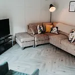 Stylish Belfast City Centre 2 Bedroom Apt Free Parking