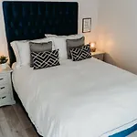 Stylish Belfast City Centre 2 Bedroom Apt Free Parking